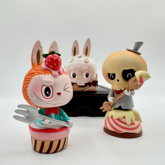 POP MART Labubu THE MONSTERS Patisseries Series Figure - Panna Cotta Cake - Picture 3 of 4